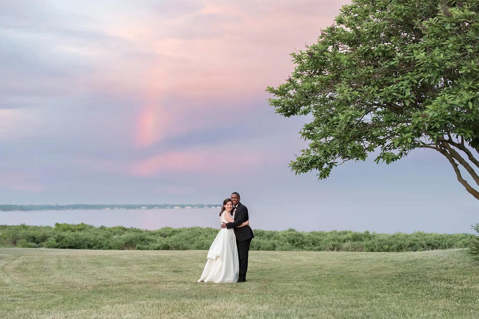 Classic Connecticut Shoreline Wedding | Pretty Post. Desktop Image