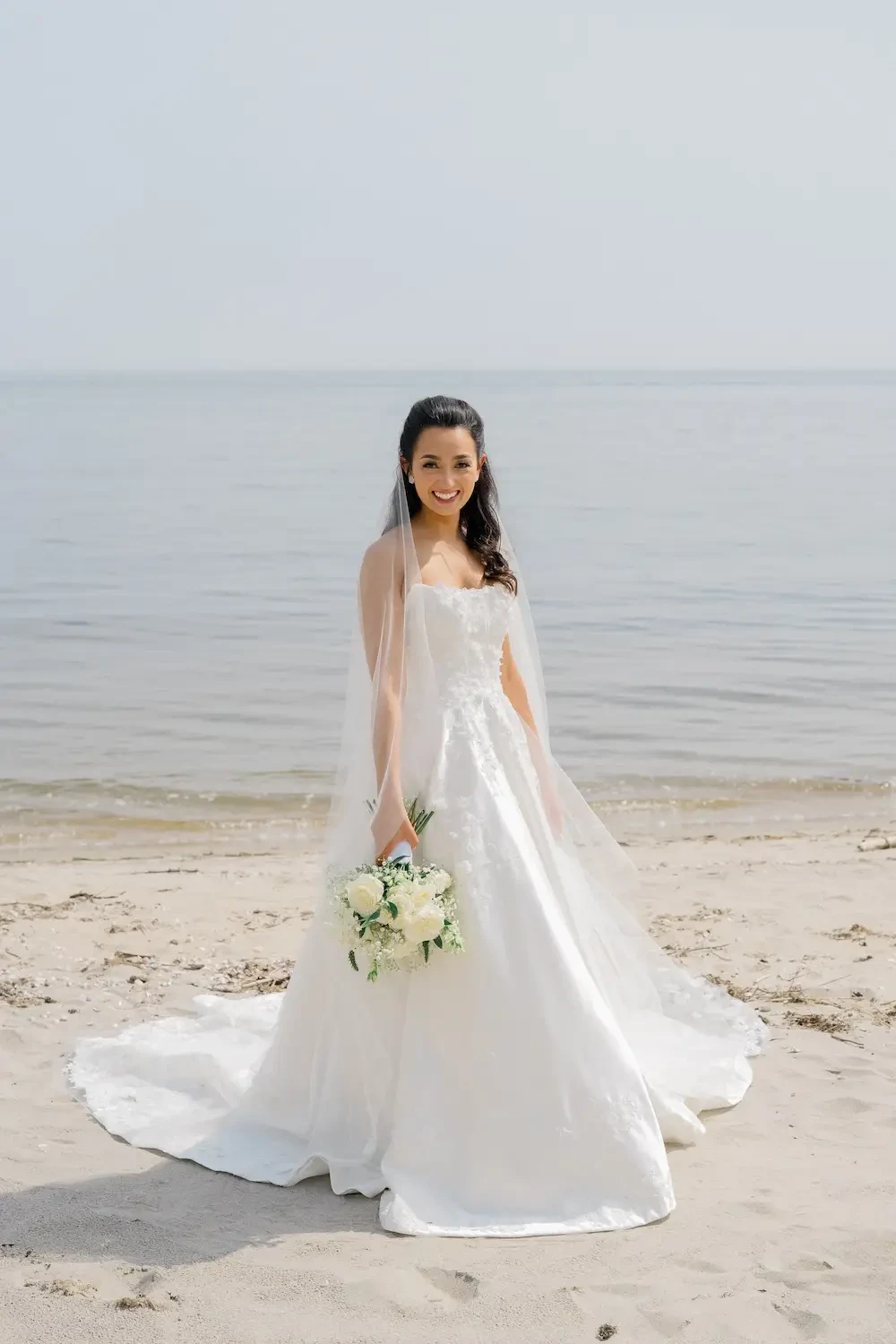 Gina's Elegant Coastal Spring Wedding in Connecticut Image