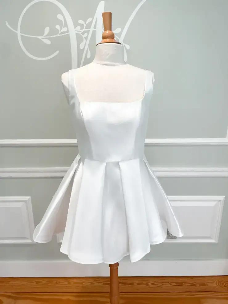 New Sample Sale Dresses: Second Bridal Looks. Mobile Image