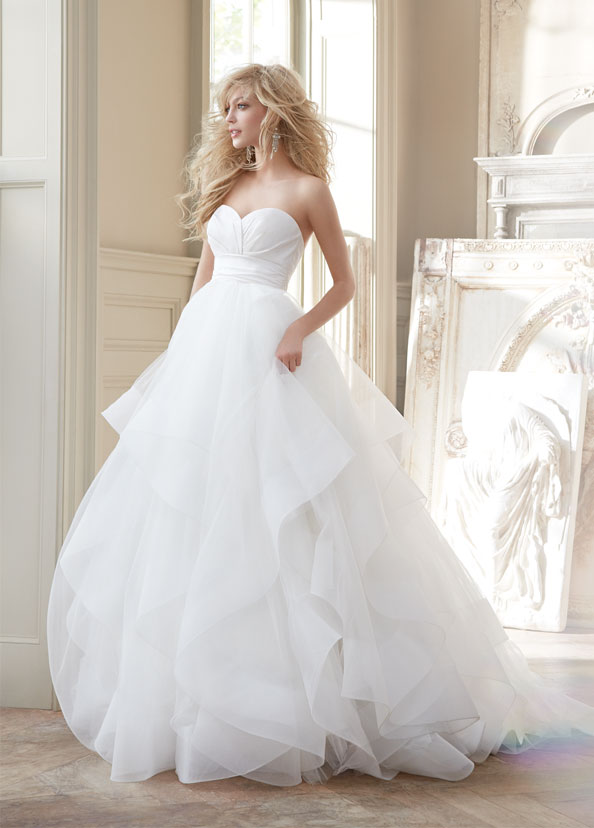 hayley-paige-bridal-strapless-natural-ball-silk-crossover-bodice-tulle-skirt-horsehair-flounces-chapel-6358_zm