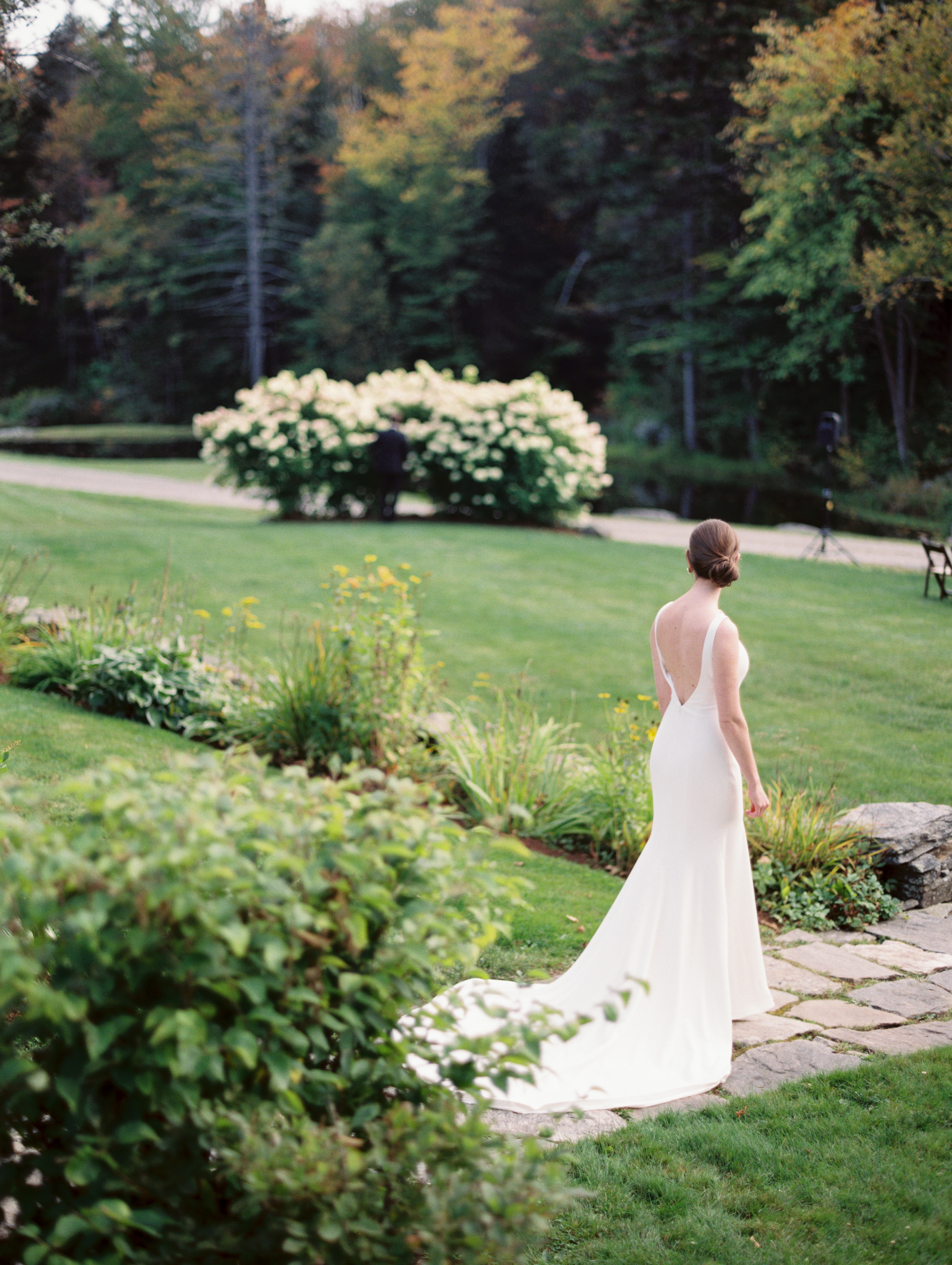 Pretty Post: Meaghen & Loren Hermitage Inn Classic Vermont Wedding